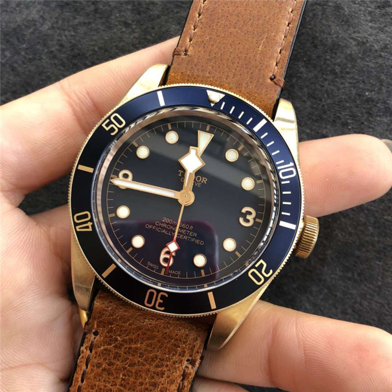 XF厂帝舵碧湾蓝铜花V3版对比正品评测（XF厂帝舵蓝铜花V3版真假对比）  第4张